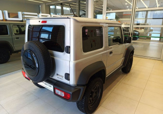 Подержанный автомобиль Suzuki Jimny 2020 года (5 фото)