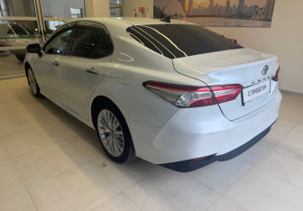 Подержанный автомобиль Toyota Camry Sedan 2018 года (6 фото)