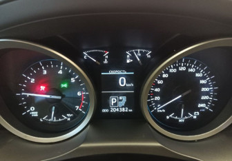 Подержанный автомобиль Toyota Land Cruiser Suv 2012 года (10 фото)