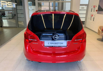 Подержанный автомобиль Opel Meriva 2011 года (5 фото)