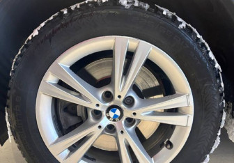 Подержанный автомобиль BMW X1 2015 года (16 фото)