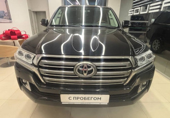 Подержанный автомобиль Toyota Land Cruiser Suv 2015 года (2 фото)