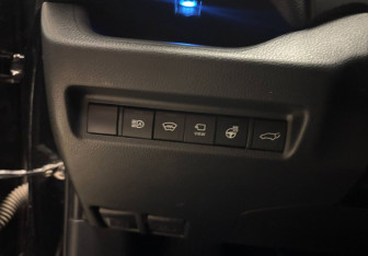 Подержанный автомобиль Toyota RAV4 2021 года (22 фото)