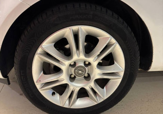 Подержанный автомобиль Opel Corsa 2010 года (16 фото)