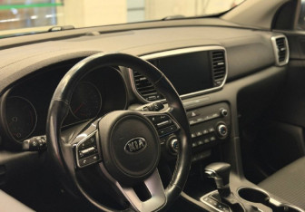 Подержанный автомобиль Kia Sportage 2020 года (13 фото)