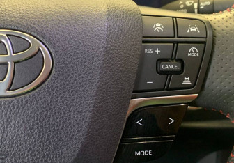 Подержанный автомобиль Toyota Camry Sedan 2024 года (17 фото)