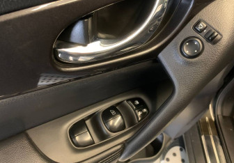 Подержанный автомобиль Nissan X-Trail 2019 года (16 фото)