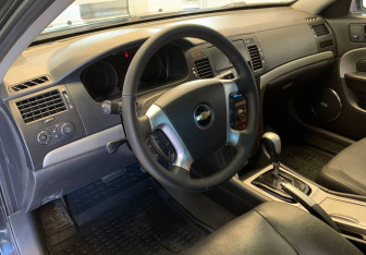 Подержанный автомобиль Chevrolet Epica 2011 года (13 фото)