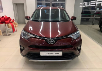 Подержанный автомобиль Toyota RAV4 2017 года (2 фото)