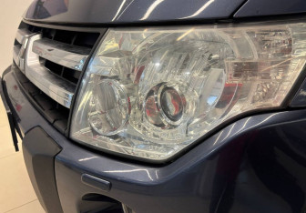 Подержанный автомобиль Mitsubishi Pajero 2007 года (15 фото)