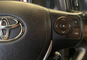 Подержанный автомобиль Toyota RAV4 2019 года (18 фото)