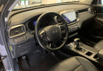 Подержанный автомобиль Kia Sorento 2019 года (13 фото)