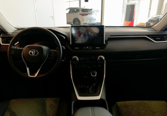 Новый Toyota RAV4 2025 (12 фото)