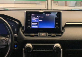 Подержанный автомобиль Toyota RAV4 2021 года (13 фото)