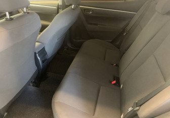 Подержанный автомобиль Toyota Corolla Sedan 2016 года (9 фото)