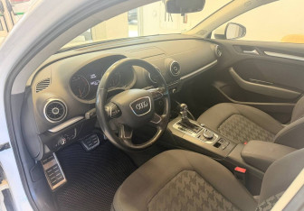 Подержанный автомобиль Audi A3 Sedan 2015 года (13 фото)
