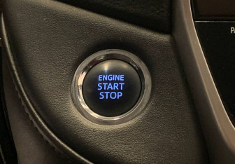 Подержанный автомобиль Toyota Land Cruiser Suv 2015 года (27 фото)