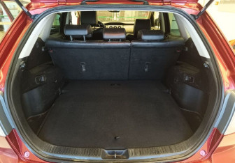 Подержанный автомобиль Mazda CX-7 2010 года (7 фото)