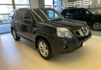 Подержанный автомобиль Nissan X-Trail 2014 года (3 фото)