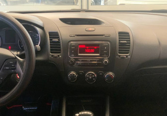 Подержанный автомобиль Kia Cerato Sedan 2015 года (12 фото)