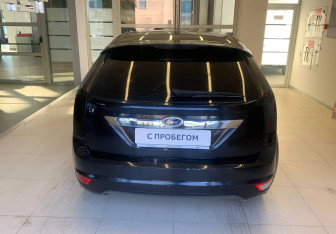 Подержанный автомобиль Ford Focus Hatchback 2008 года (5 фото)