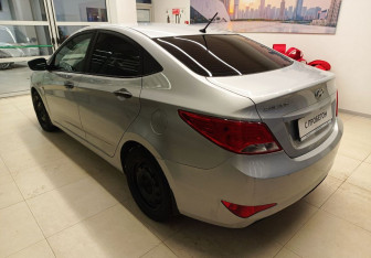 Подержанный автомобиль Hyundai Solaris Sedan 2016 года (6 фото)