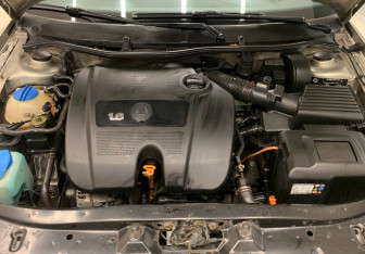 Подержанный автомобиль Skoda Octavia Liftback 2008 года (7 фото)