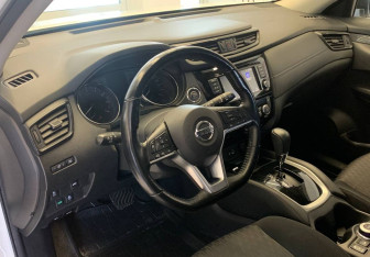 Подержанный автомобиль Nissan X-Trail 2020 года (13 фото)