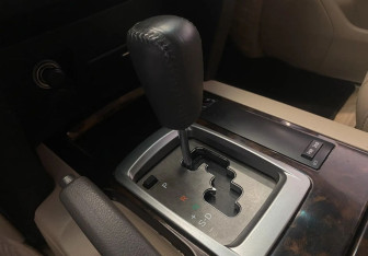 Подержанный автомобиль Toyota Land Cruiser Suv 2012 года (15 фото)