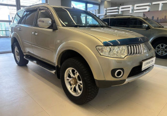 Подержанный автомобиль Mitsubishi Pajero Sport 2010 года (3 фото)