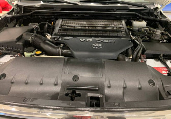 Подержанный автомобиль Toyota Land Cruiser Suv 2013 года (7 фото)