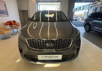Подержанный автомобиль Kia Sorento 2018 года (2 фото)
