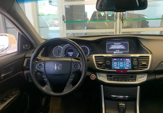 Подержанный автомобиль Honda Accord Sedan 2013 года (8 фото)