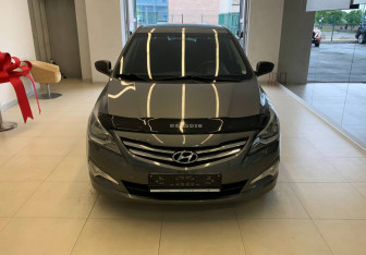 Подержанный автомобиль Hyundai Solaris Hatchback 2015 года (2 фото)