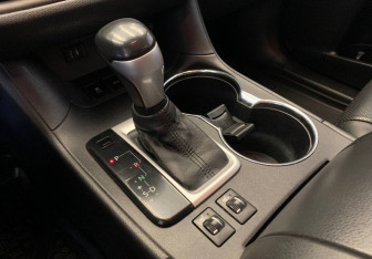 Подержанный автомобиль Toyota Highlander 2014 года (23 фото)