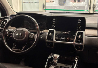 Подержанный автомобиль Kia Sorento 2021 года (9 фото)