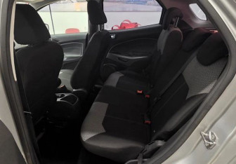 Подержанный автомобиль Ford EcoSport 2015 года (8 фото)