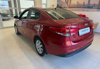 Подержанный автомобиль Kia Rio Sedan 2016 года (6 фото)