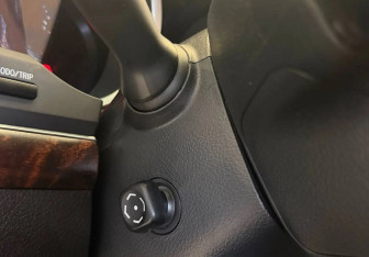 Подержанный автомобиль Toyota Land Cruiser Suv 2011 года (21 фото)
