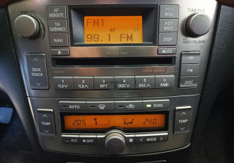 Подержанный автомобиль Toyota Avensis Wagon 2006 года (16 фото)