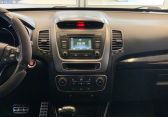 Подержанный автомобиль Kia Sorento 2013 года (20 фото)