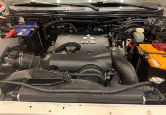 Подержанный автомобиль Mitsubishi L200 2014 года (7 фото)