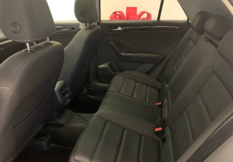 Подержанный автомобиль Volkswagen T-Roc 2020 года (10 фото)