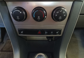 Подержанный автомобиль Dodge Avenger Sedan 2007 года (12 фото)