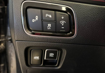 Подержанный автомобиль Hyundai Equus 2013 года (23 фото)