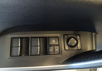 Подержанный автомобиль Toyota RAV4 2019 года (16 фото)