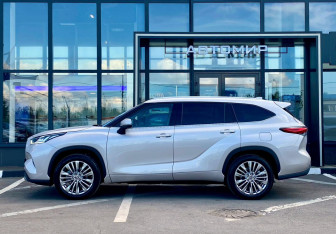 Новый Toyota Highlander 2025 (4 фото)