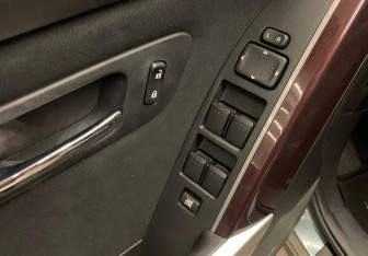 Подержанный автомобиль Mazda CX-9 2012 года (17 фото)