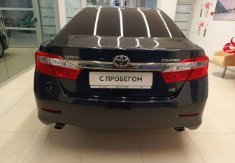 Подержанный автомобиль Toyota Camry Sedan 2012 года (5 фото)