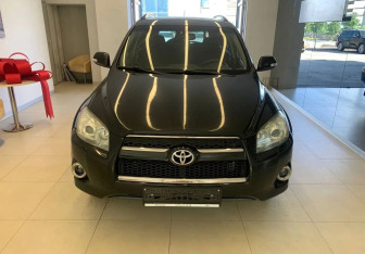 Подержанный автомобиль Toyota RAV4 2011 года (2 фото)